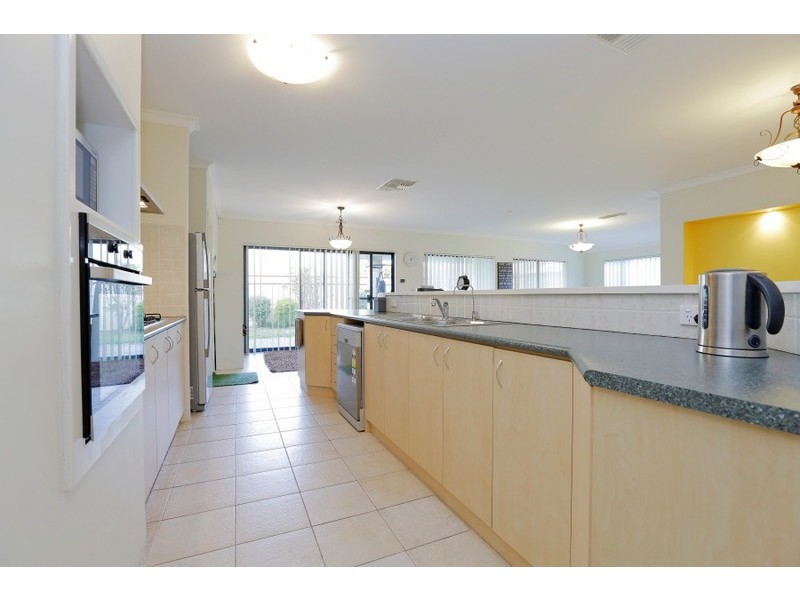 4 Becher Avenue, Canning Vale WA 6155