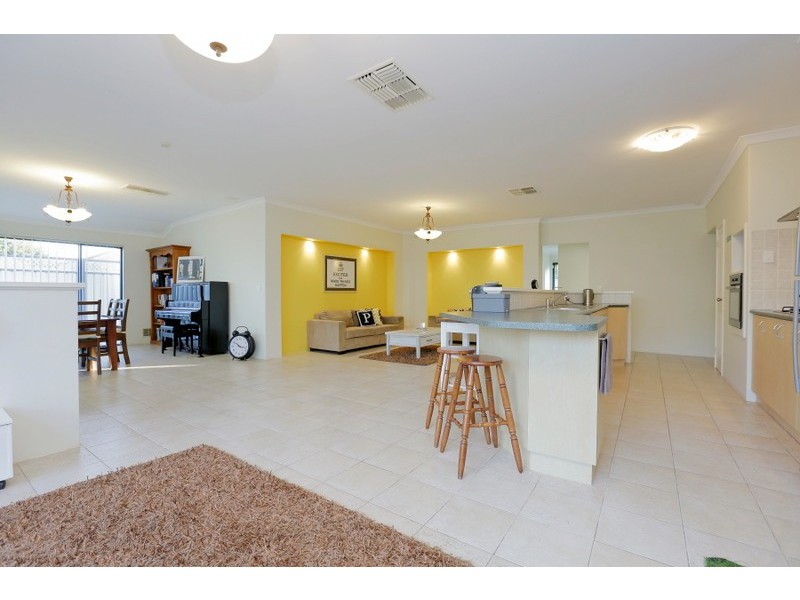 4 Becher Avenue, Canning Vale WA 6155