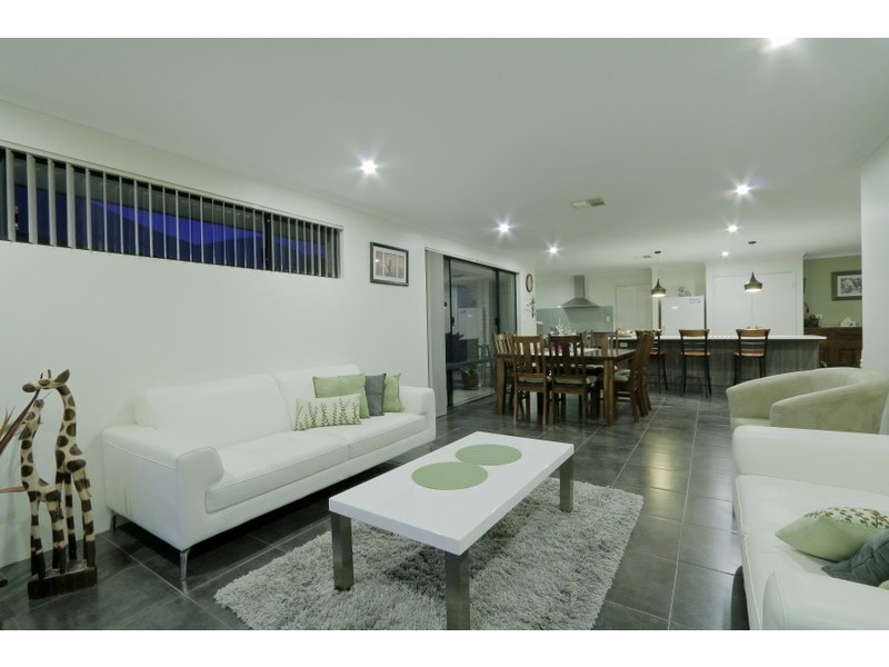 36 Castlewood Parkway, Southern River WA 6110