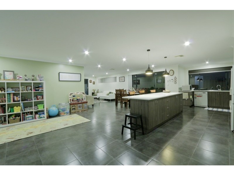 36 Castlewood Parkway, Southern River WA 6110