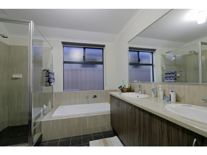 36 Castlewood Parkway, Southern River WA 6110