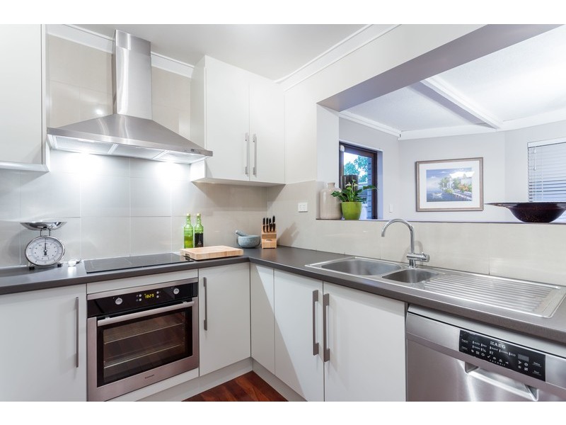 340 Robinson Avenue, Cloverdale WA 6105