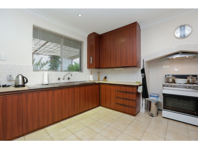 216 Warton Road, Huntingdale WA 6110