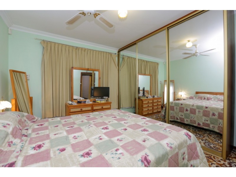 216 Warton Road, Huntingdale WA 6110