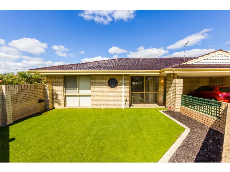 4/1 Chesterton Drive, Thornlie WA 6108