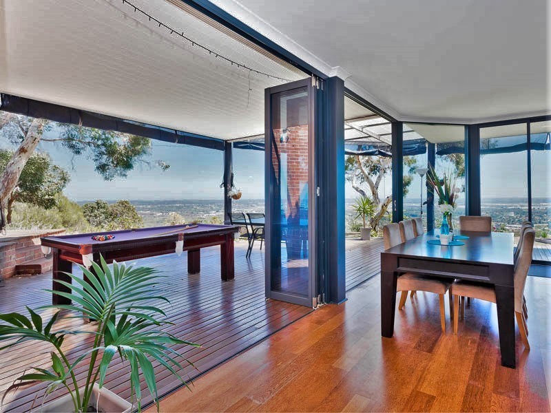 15 High Peak Place, Lesmurdie WA 6076