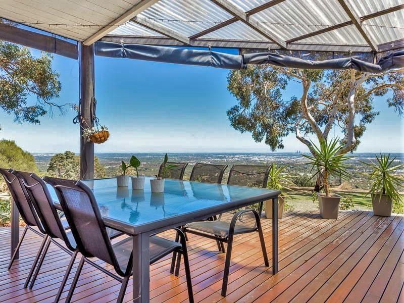 15 High Peak Place, Lesmurdie WA 6076