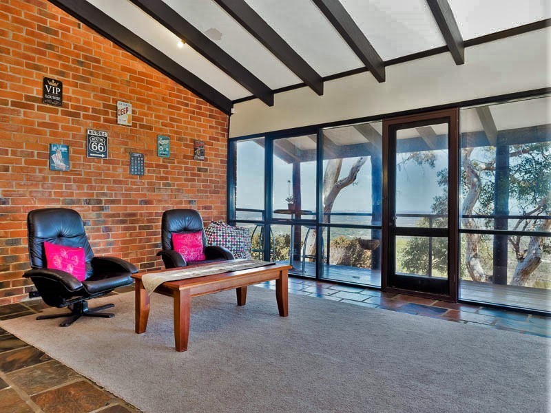 15 High Peak Place, Lesmurdie WA 6076