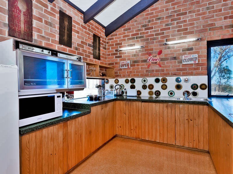 15 High Peak Place, Lesmurdie WA 6076