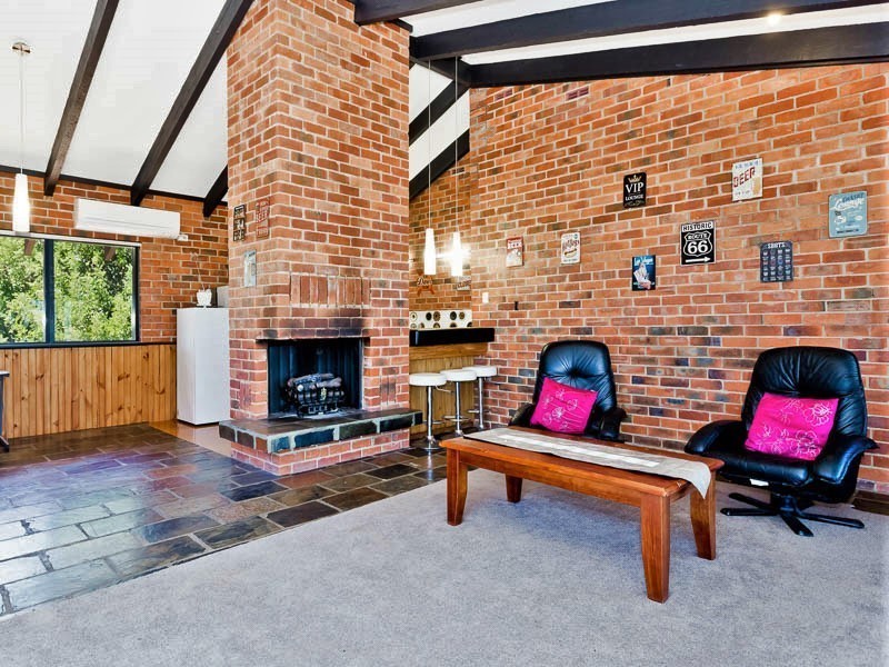 15 High Peak Place, Lesmurdie WA 6076