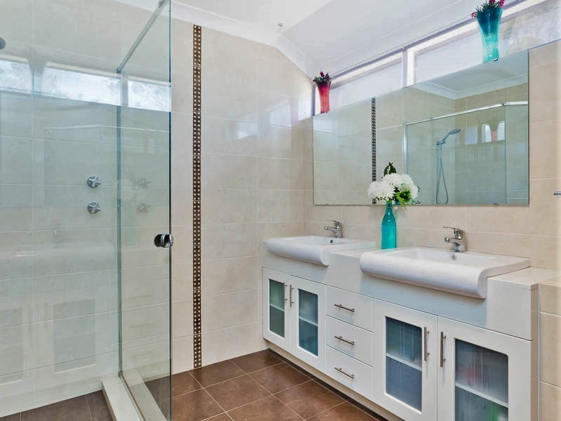 15 High Peak Place, Lesmurdie WA 6076