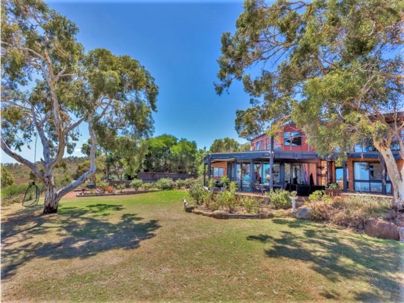 15 High Peak Place, Lesmurdie WA 6076