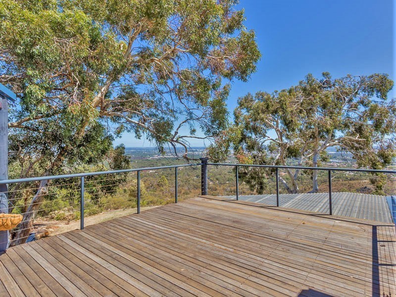 15 High Peak Place, Lesmurdie WA 6076