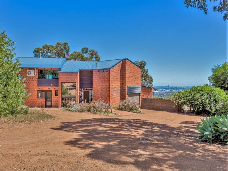 15 High Peak Place, Lesmurdie WA 6076