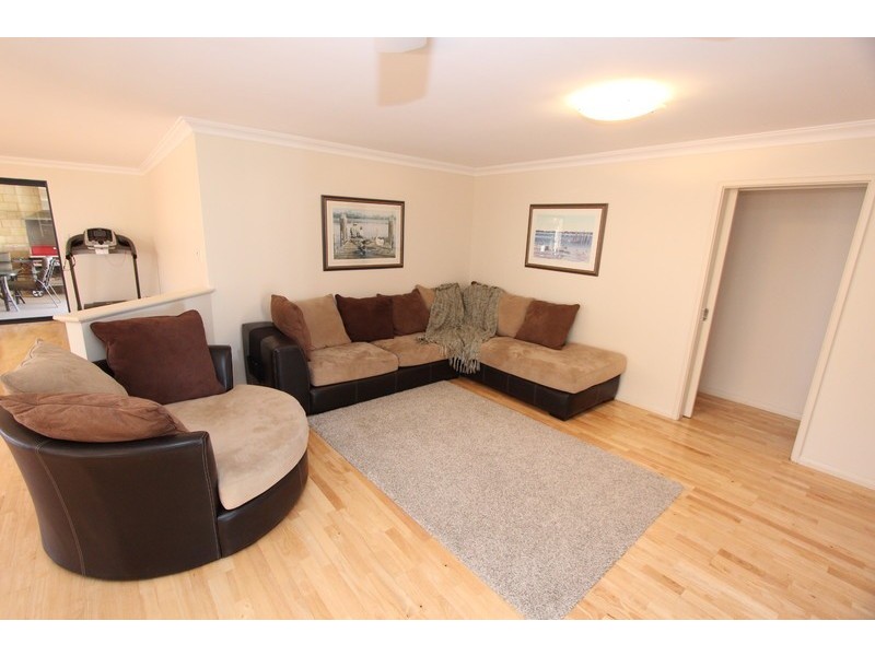 5 Greenshank Mews, Wannanup WA 6210