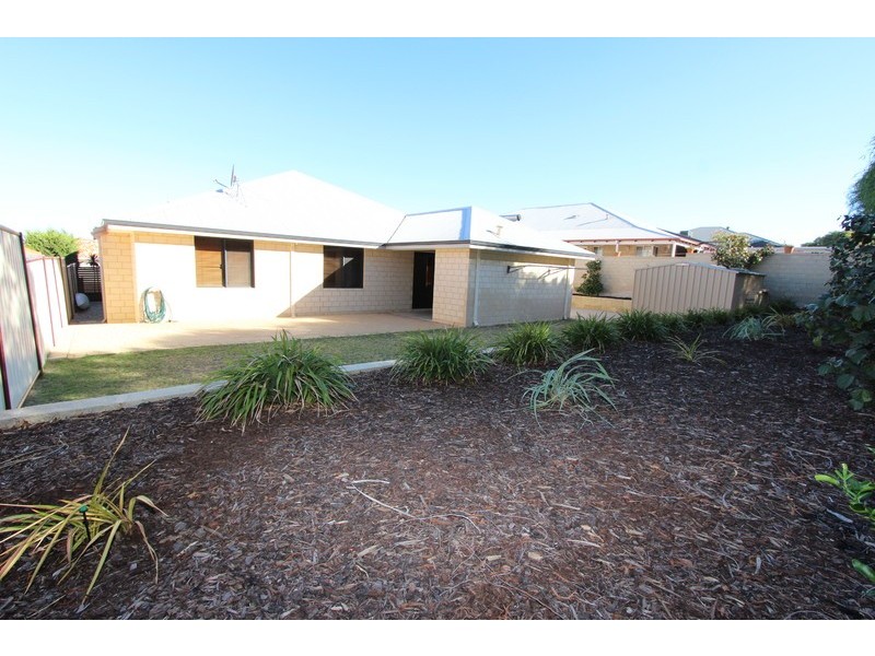 5 Greenshank Mews, Wannanup WA 6210