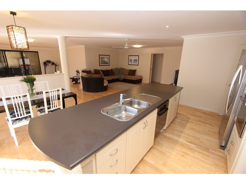 5 Greenshank Mews, Wannanup WA 6210