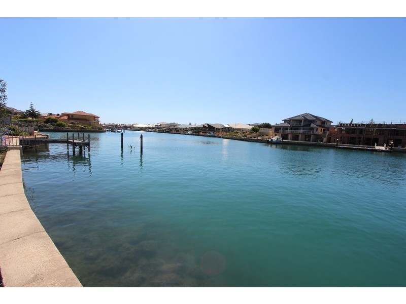 116 Westview Parade, Wannanup WA 6210