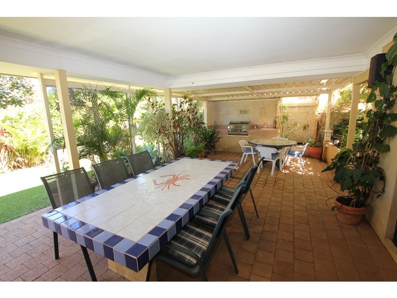 54 Paradise Circuit, Halls Head WA 6210