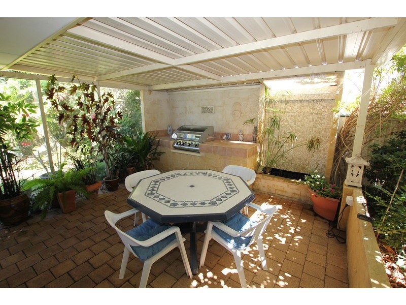 54 Paradise Circuit, Halls Head WA 6210