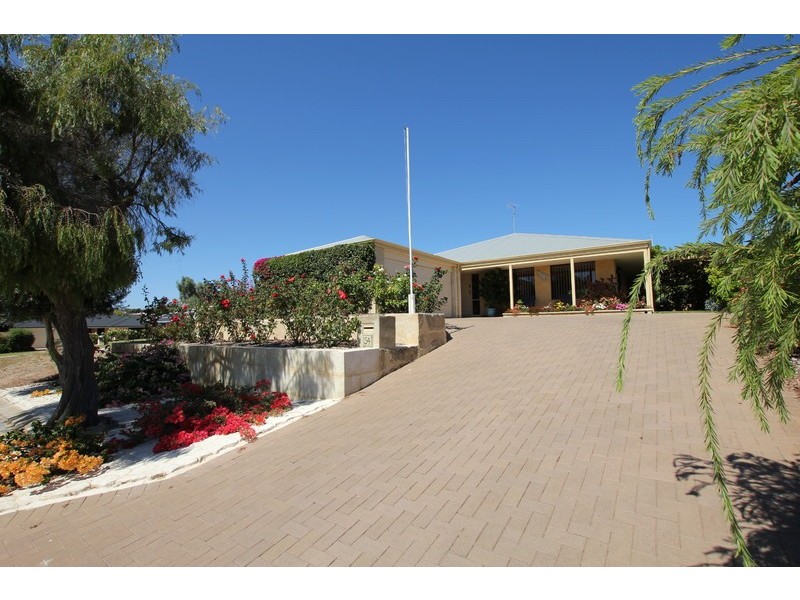 54 Paradise Circuit, Halls Head WA 6210