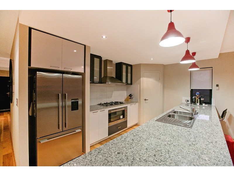 24 Johnsonia Bend, Hammond Park WA 6164