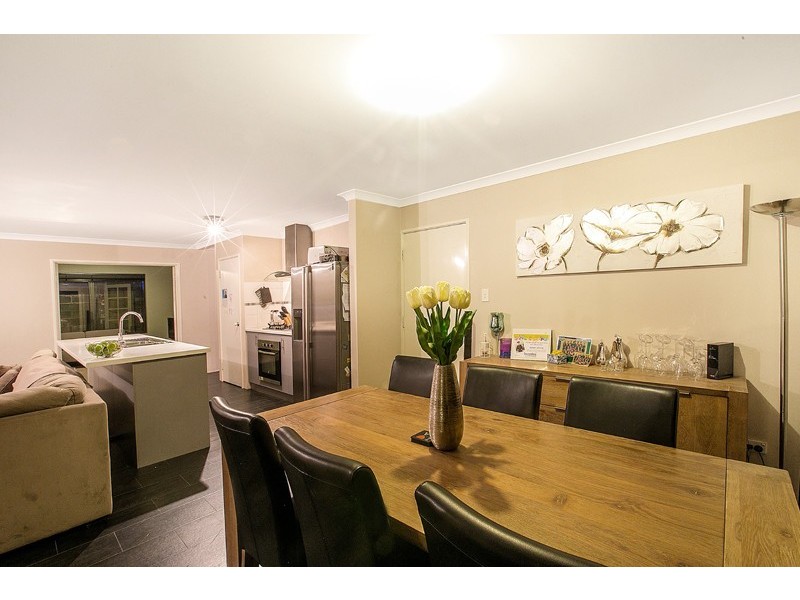 13 Dorsal Bend, Hammond Park WA 6164