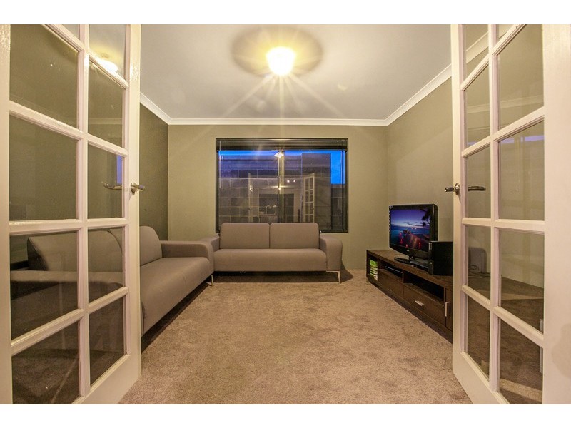 13 Dorsal Bend, Hammond Park WA 6164