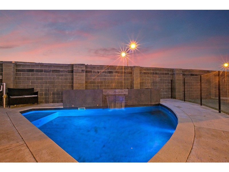 13 Dorsal Bend, Hammond Park WA 6164