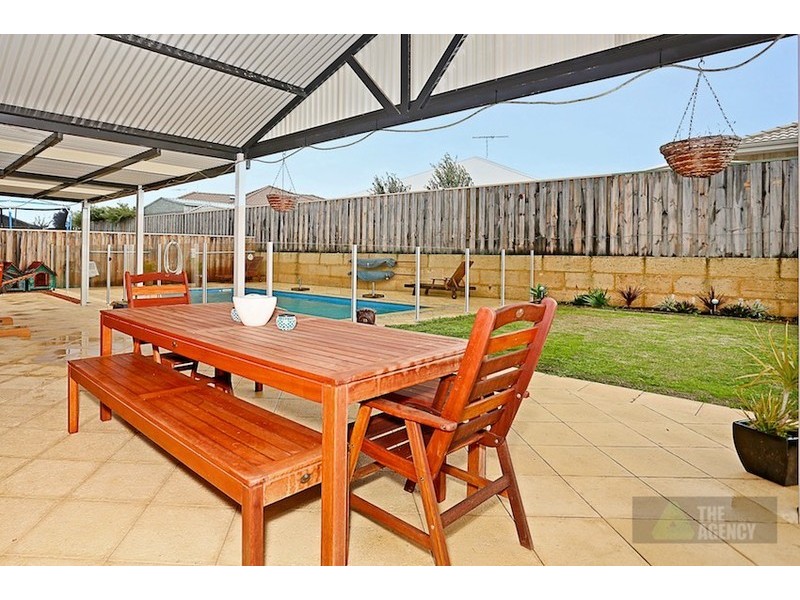 63 Karon Vista, Halls Head WA 6210