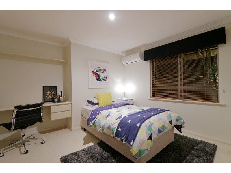 2 Casuarina Court, Canning Vale WA 6155