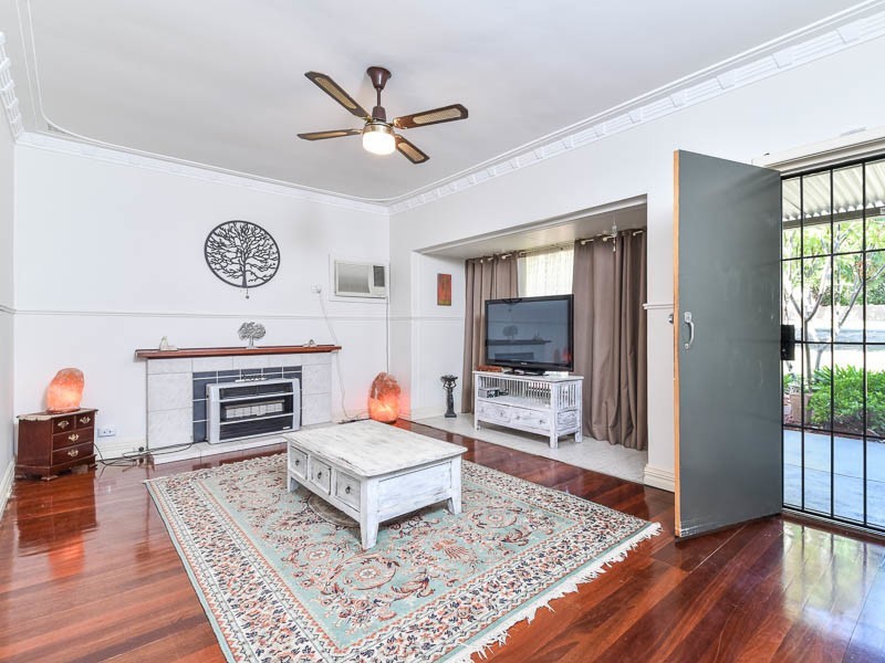 27 Tredale Avenue, Mount Richon WA 6112