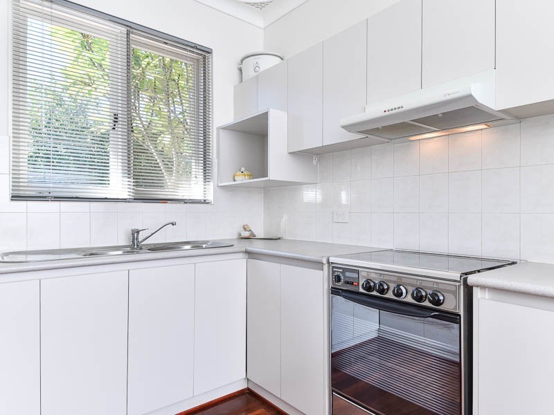 27 Tredale Avenue, Mount Richon WA 6112