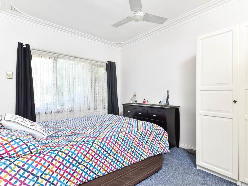 27 Tredale Avenue, Mount Richon WA 6112