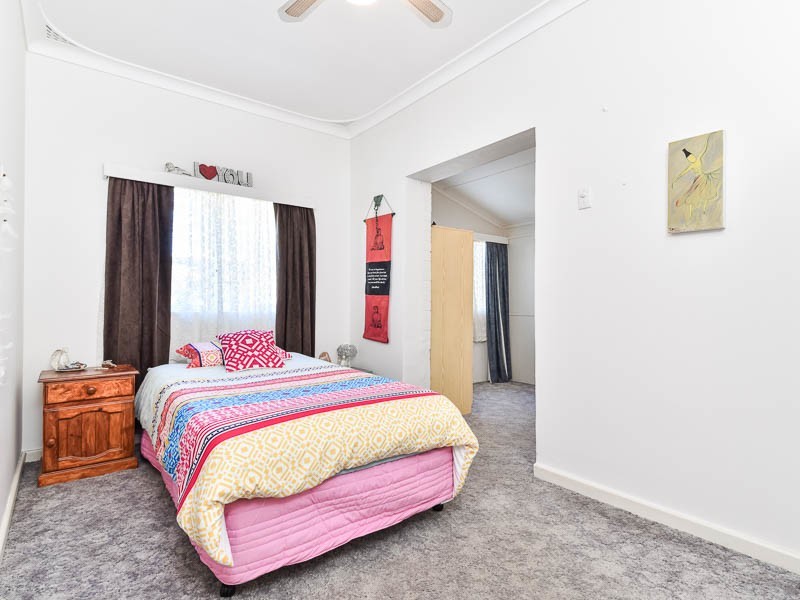 27 Tredale Avenue, Mount Richon WA 6112