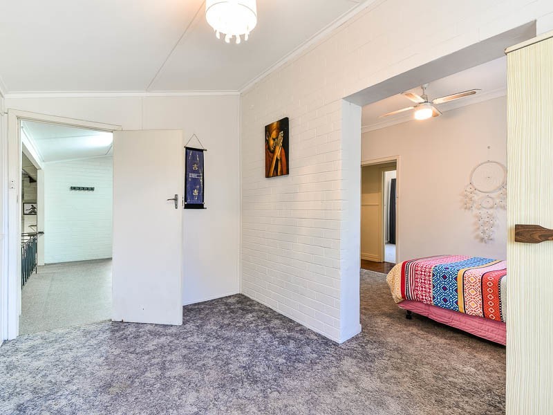 27 Tredale Avenue, Mount Richon WA 6112