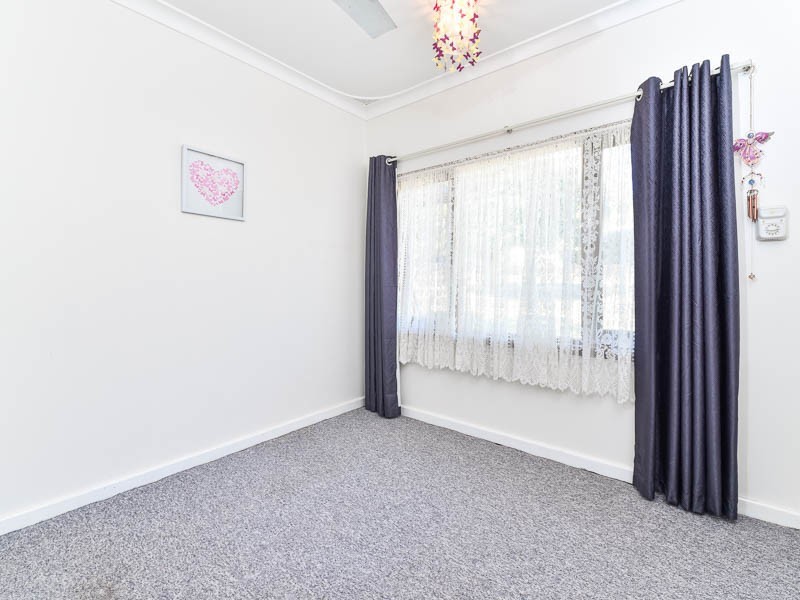 27 Tredale Avenue, Mount Richon WA 6112