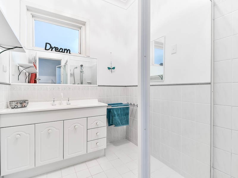 27 Tredale Avenue, Mount Richon WA 6112
