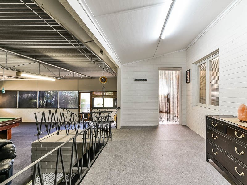 27 Tredale Avenue, Mount Richon WA 6112