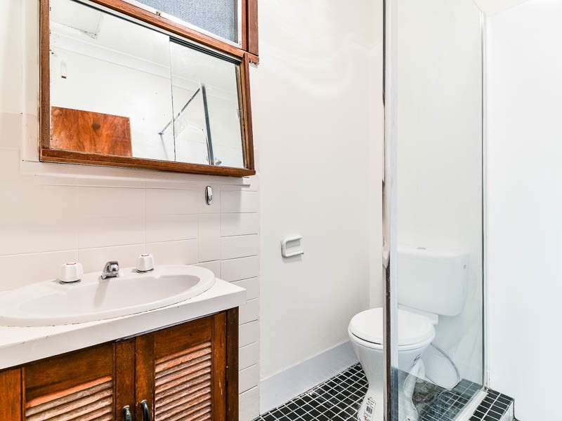 27 Tredale Avenue, Mount Richon WA 6112