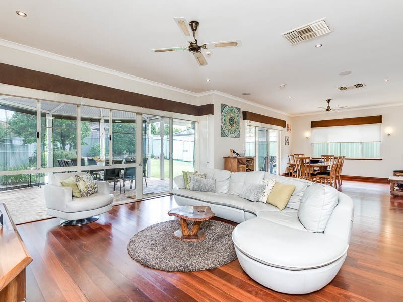 12 Davidson Road, Attadale WA 6156