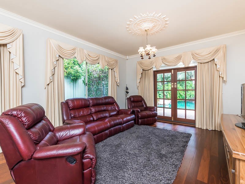 12 Davidson Road, Attadale WA 6156