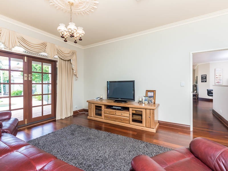 12 Davidson Road, Attadale WA 6156