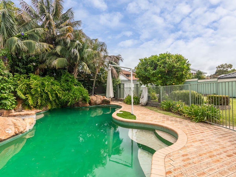 12 Davidson Road, Attadale WA 6156