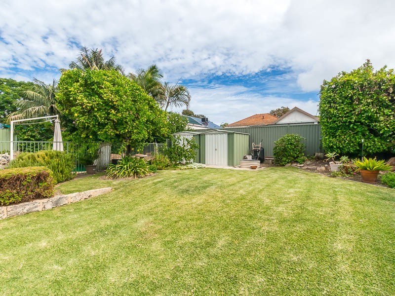 12 Davidson Road, Attadale WA 6156
