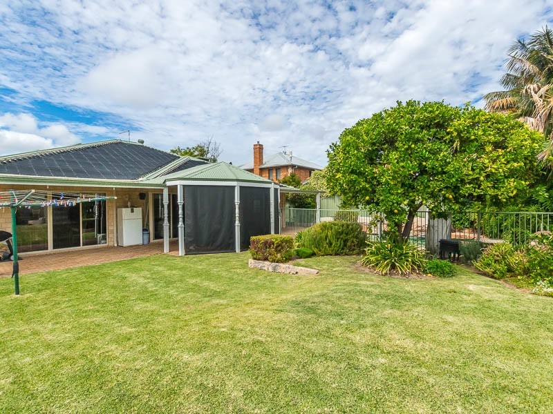 12 Davidson Road, Attadale WA 6156