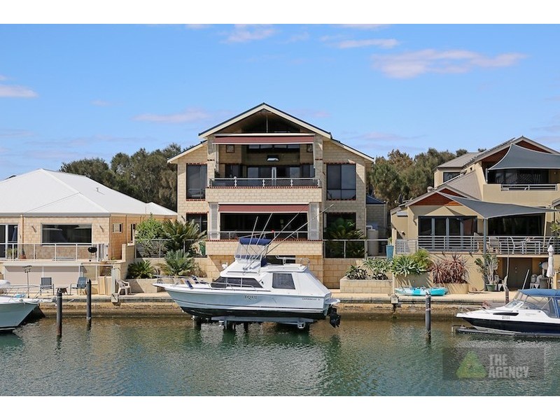 43 Leisure Way, Halls Head WA 6210