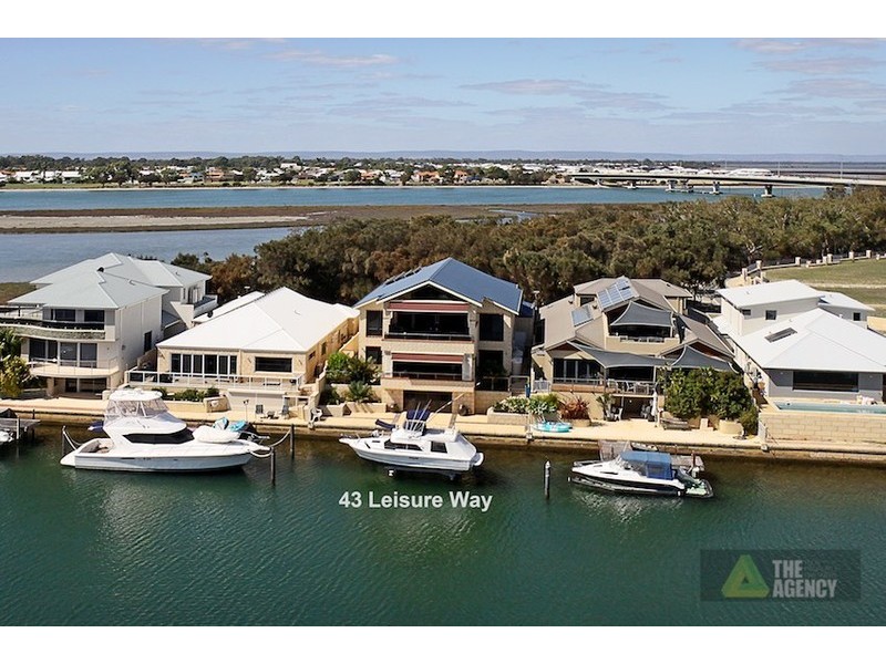 43 Leisure Way, Halls Head WA 6210