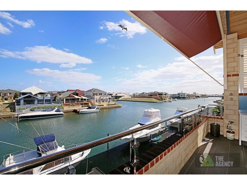 43 Leisure Way, Halls Head WA 6210
