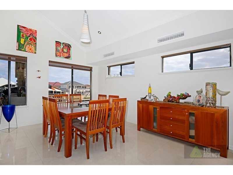 43 Leisure Way, Halls Head WA 6210